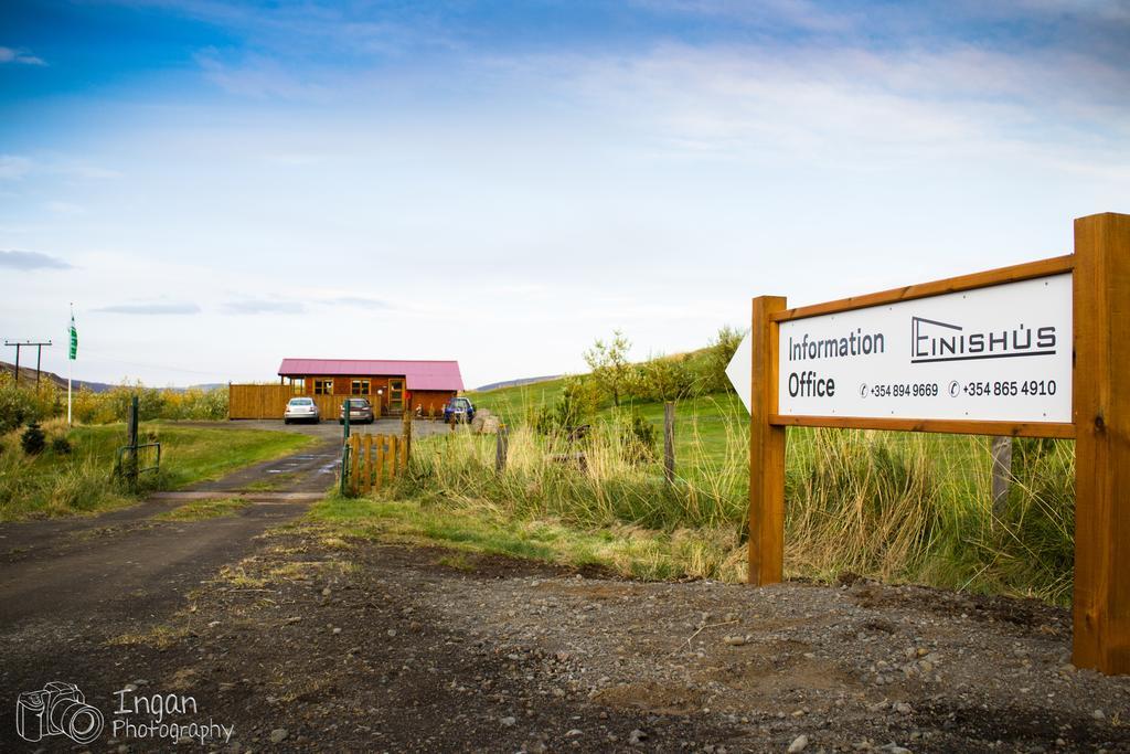 Einishus Cottages Laugar  Exteriör bild