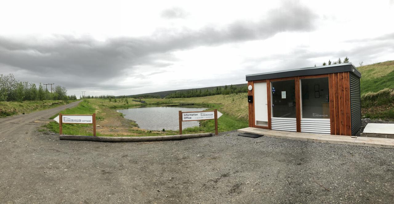 Einishus Cottages Laugar  Exteriör bild