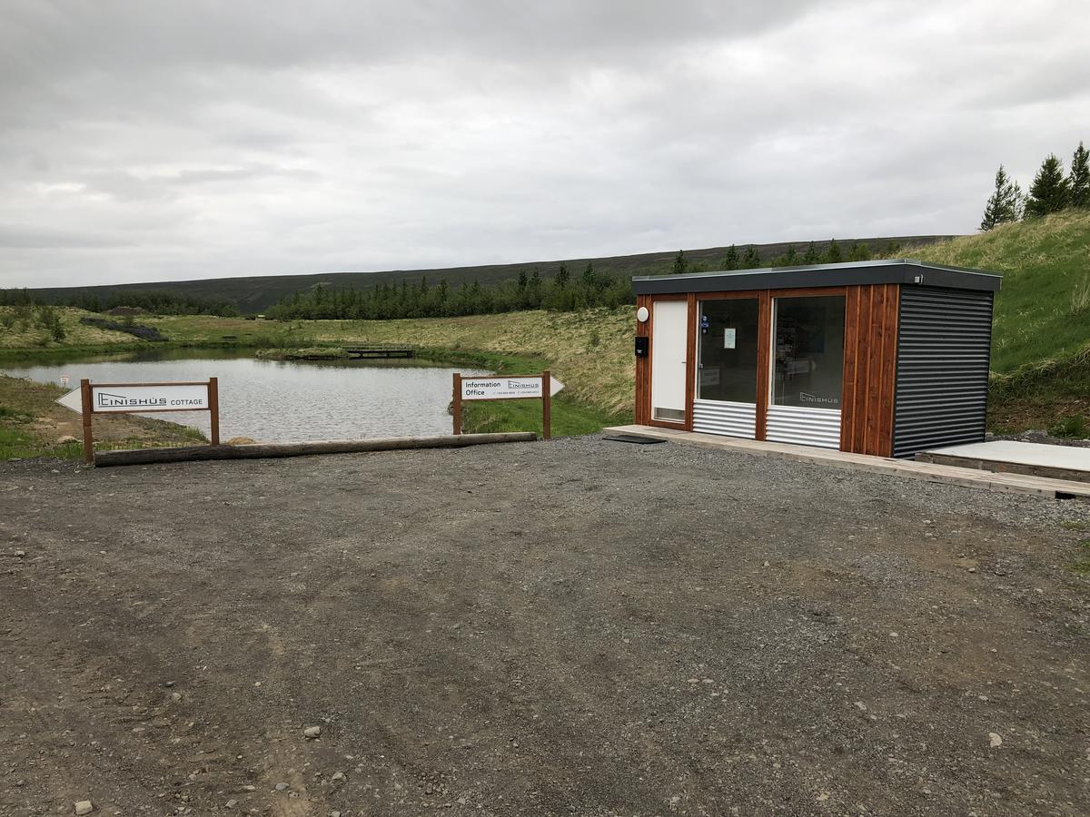Einishus Cottages Laugar  Exteriör bild